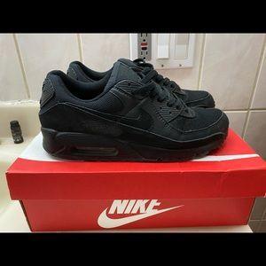 Air max 90 size 9.5